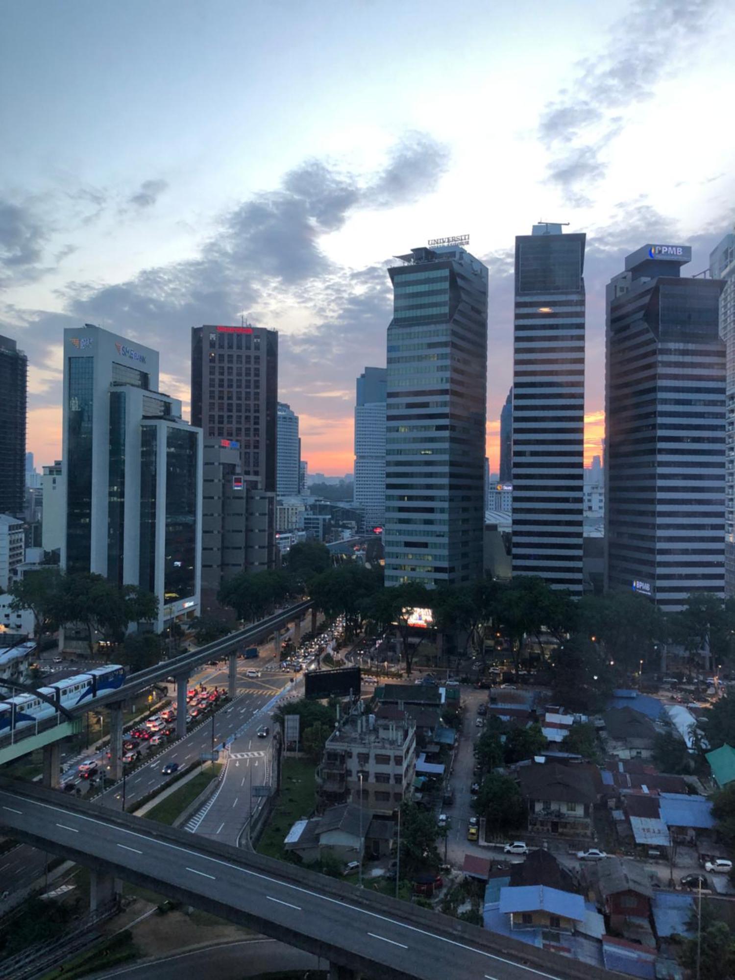 Platinum Klcc Pool View Apartment Куала Лумпур Екстериор снимка